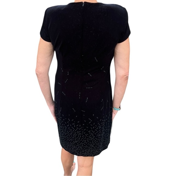 Jeffery & Dara Vintage Velvet Beaded Elegant Dress - Picture 3 of 12